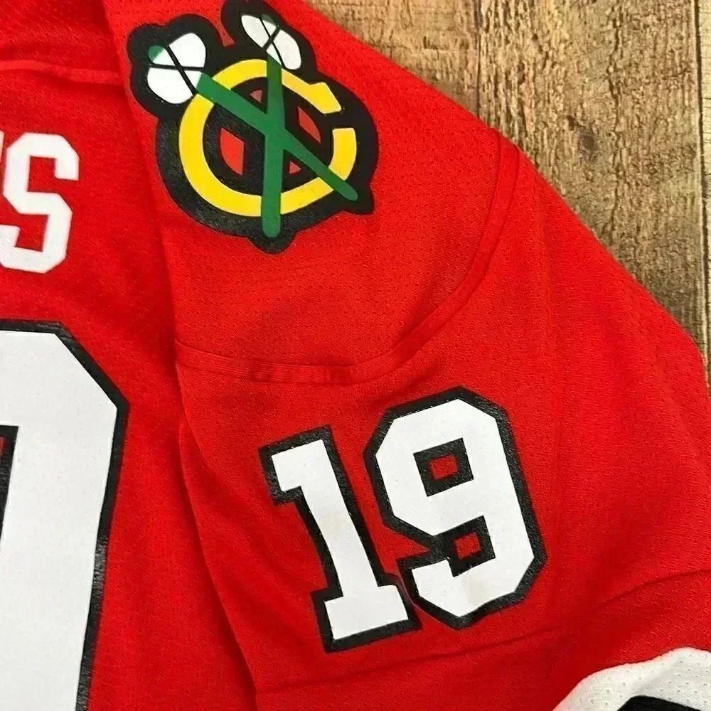 NHL Reebok Chicago Blackhawks Toews Junior Jersey - Picture 9 of 9